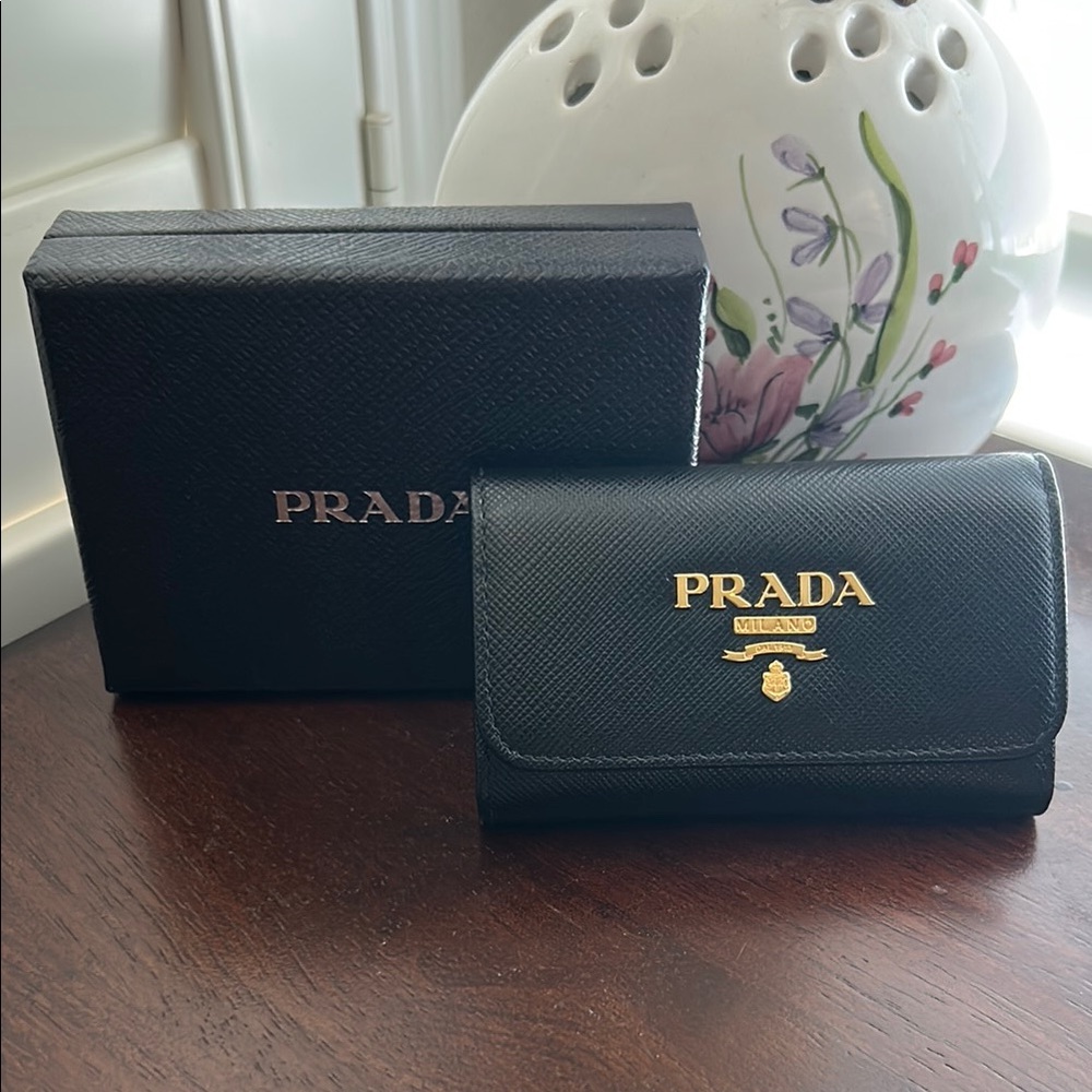 Prada Black Saffiano leather Key Holder - Picture 5 of 5